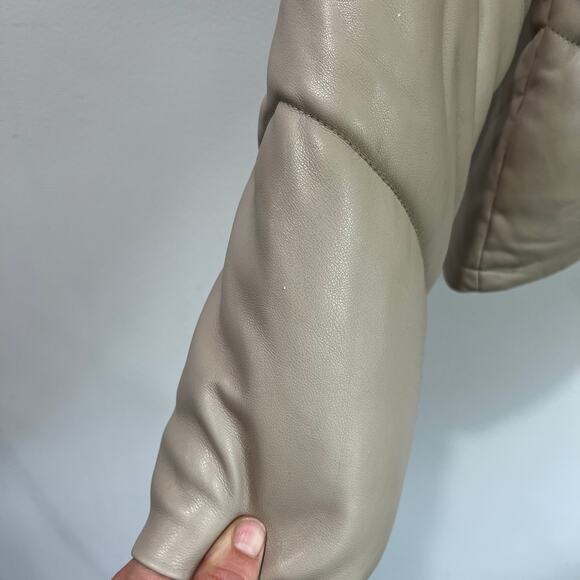 Abercrombie Vegan Leather Puffer Jacket Size M Neutral Beige Cropped Winter - Picture 9 of 9